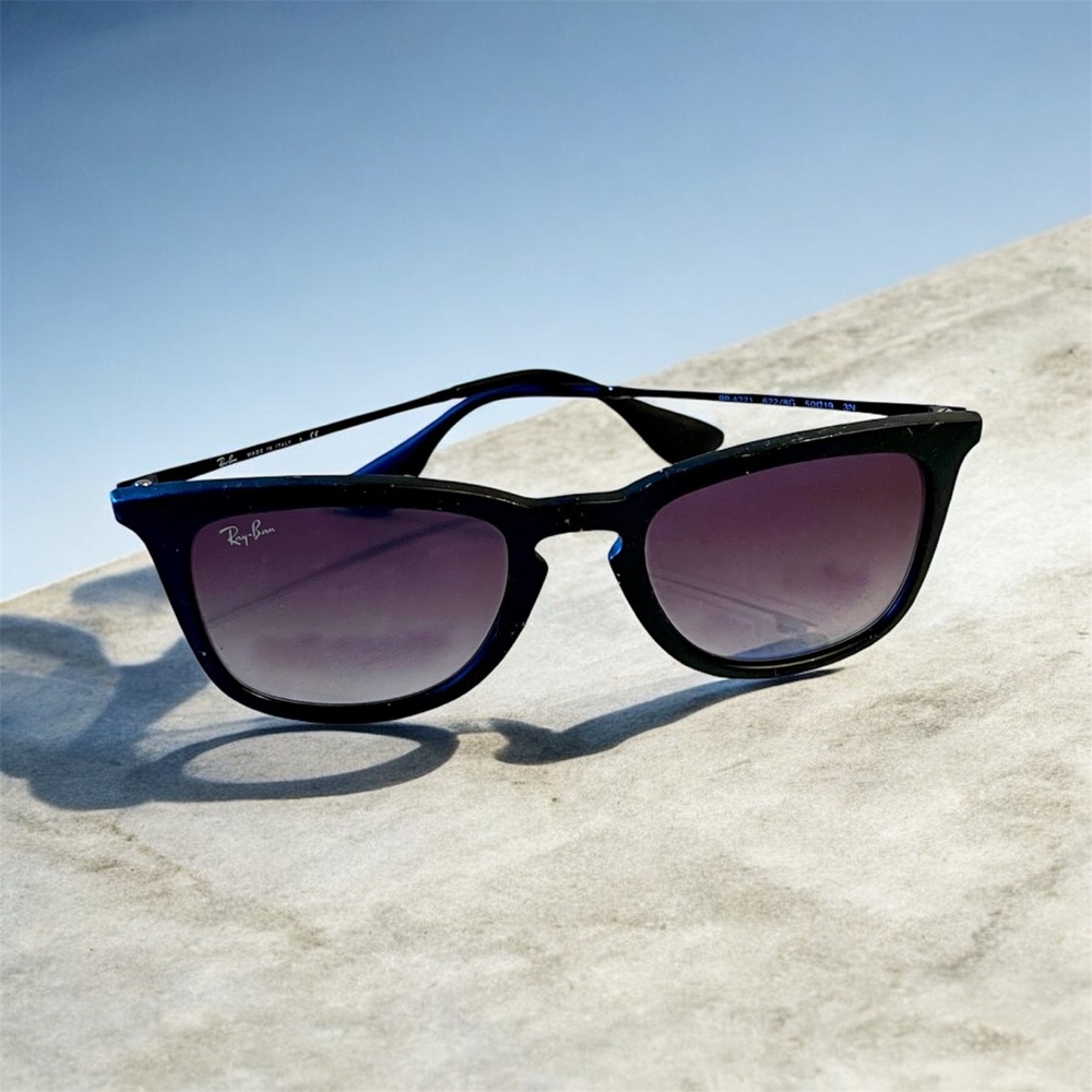 Ray-Ban Matte Black Sunglasses RB 4221 Rubber Unisex Gray Gradient Lenses w/case - Picture 3 of 10